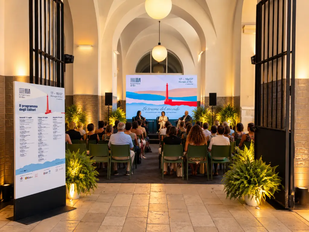 Festival letterario nel chiostro di Bari.webp
