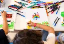 Laboratorio creativo di disegni colorati.webp