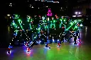 Ballerini LED nell’arena.webp